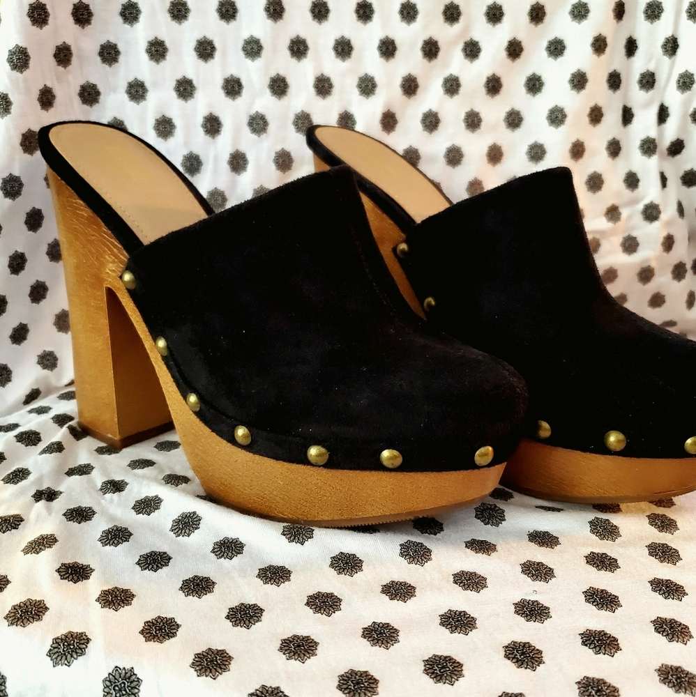 Black mule clog with heel